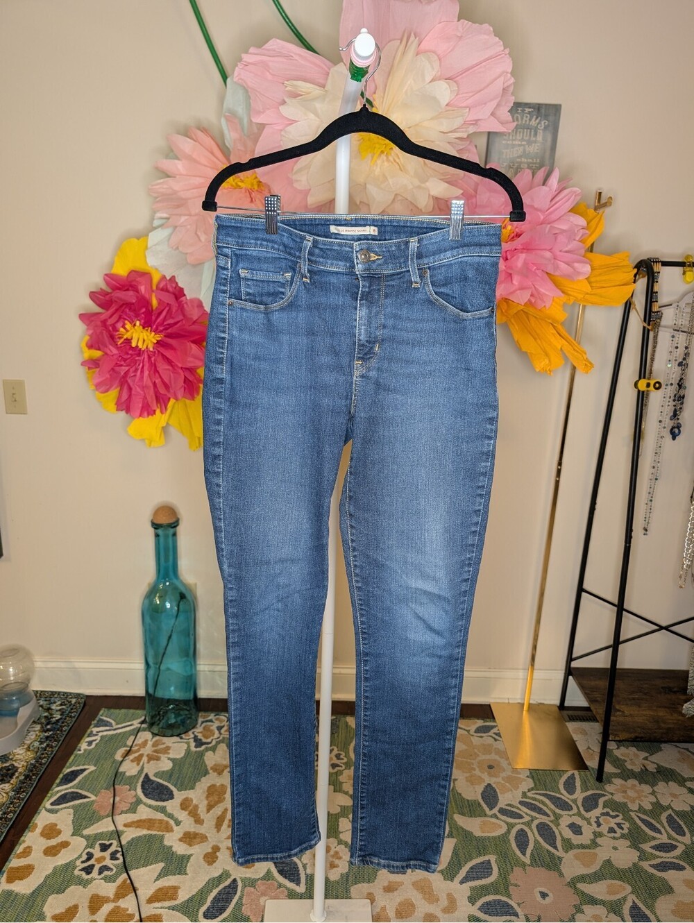 Levi's Classic Mid Rise Skinny Jeans Size 8